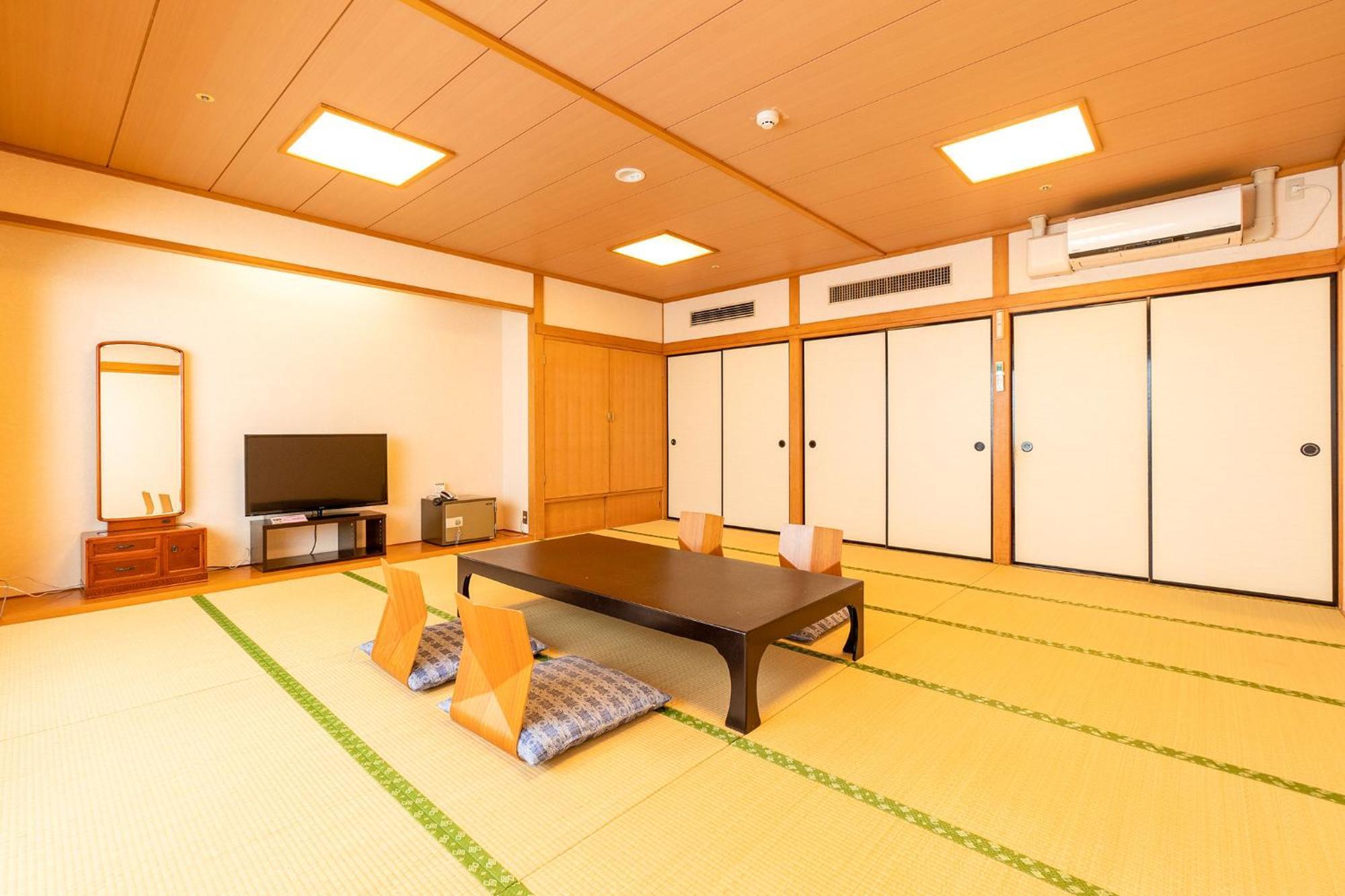 Отель Ooedo Onsen Monogatari Aizu Экстерьер фото