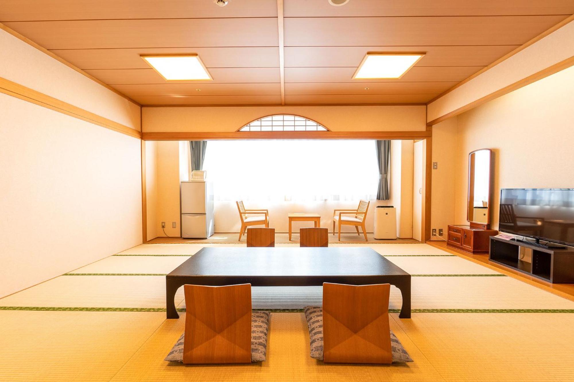 Отель Ooedo Onsen Monogatari Aizu Экстерьер фото