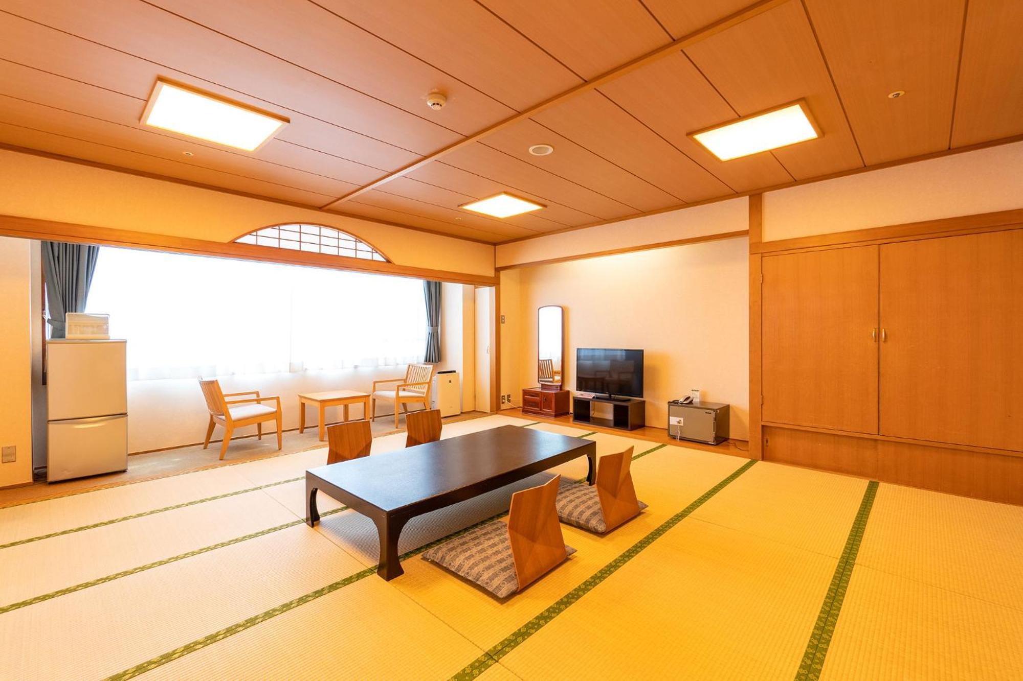 Отель Ooedo Onsen Monogatari Aizu Экстерьер фото