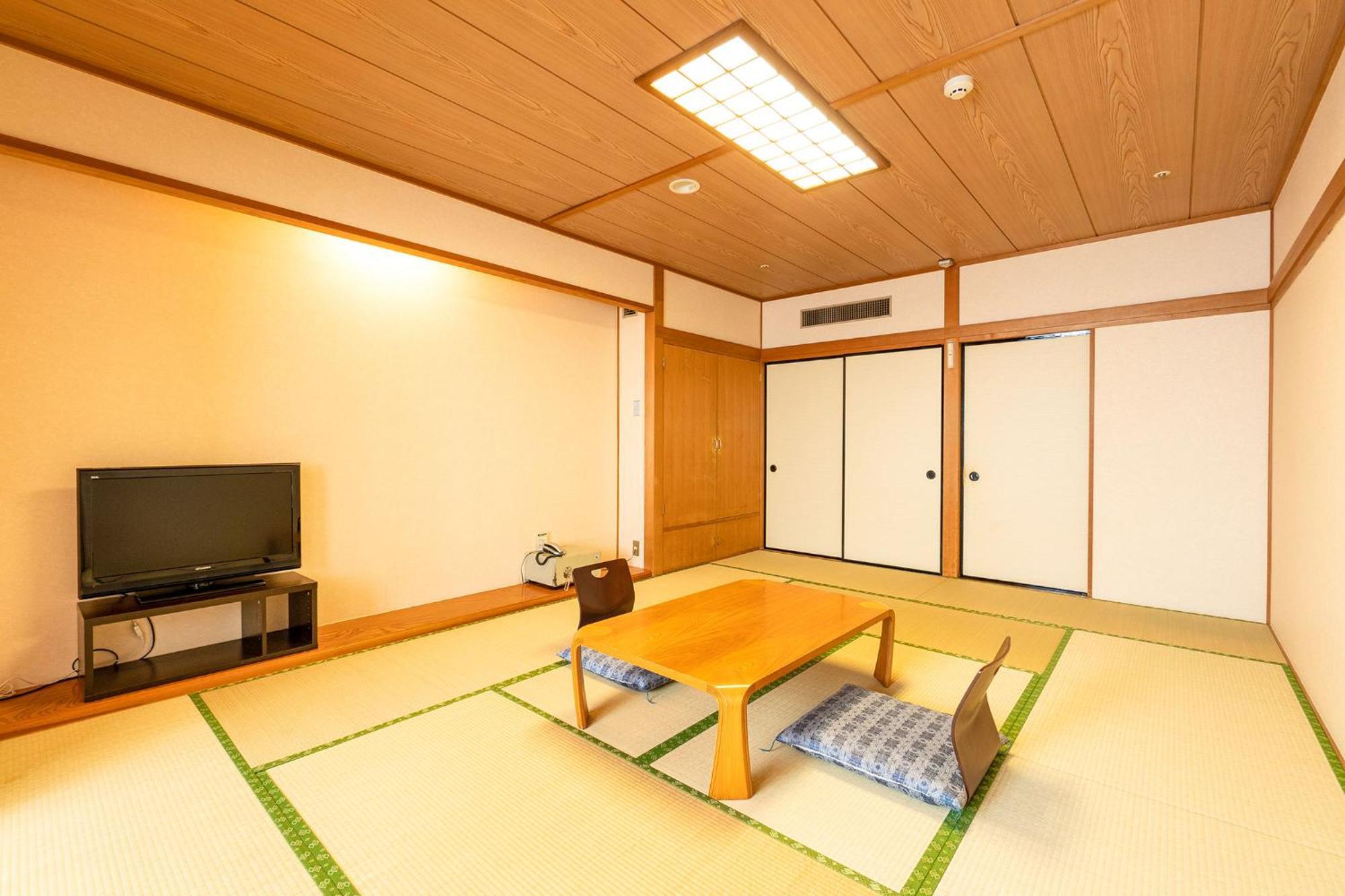 Отель Ooedo Onsen Monogatari Aizu Экстерьер фото