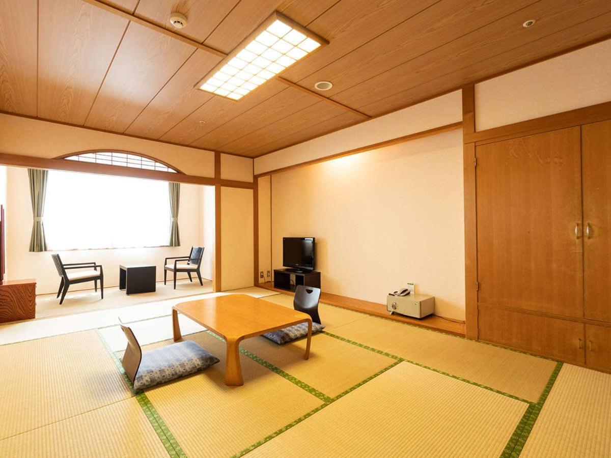Отель Ooedo Onsen Monogatari Aizu Экстерьер фото